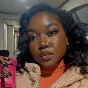 Meet your Posher, Desiree